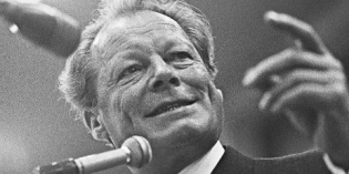 Ósigrar herða mann, ef þeir verða ekki of margir: Willy Brandt (I) Ósigrar herða mann, ef þeir verða ekki of margir: Willy Brandt (I)